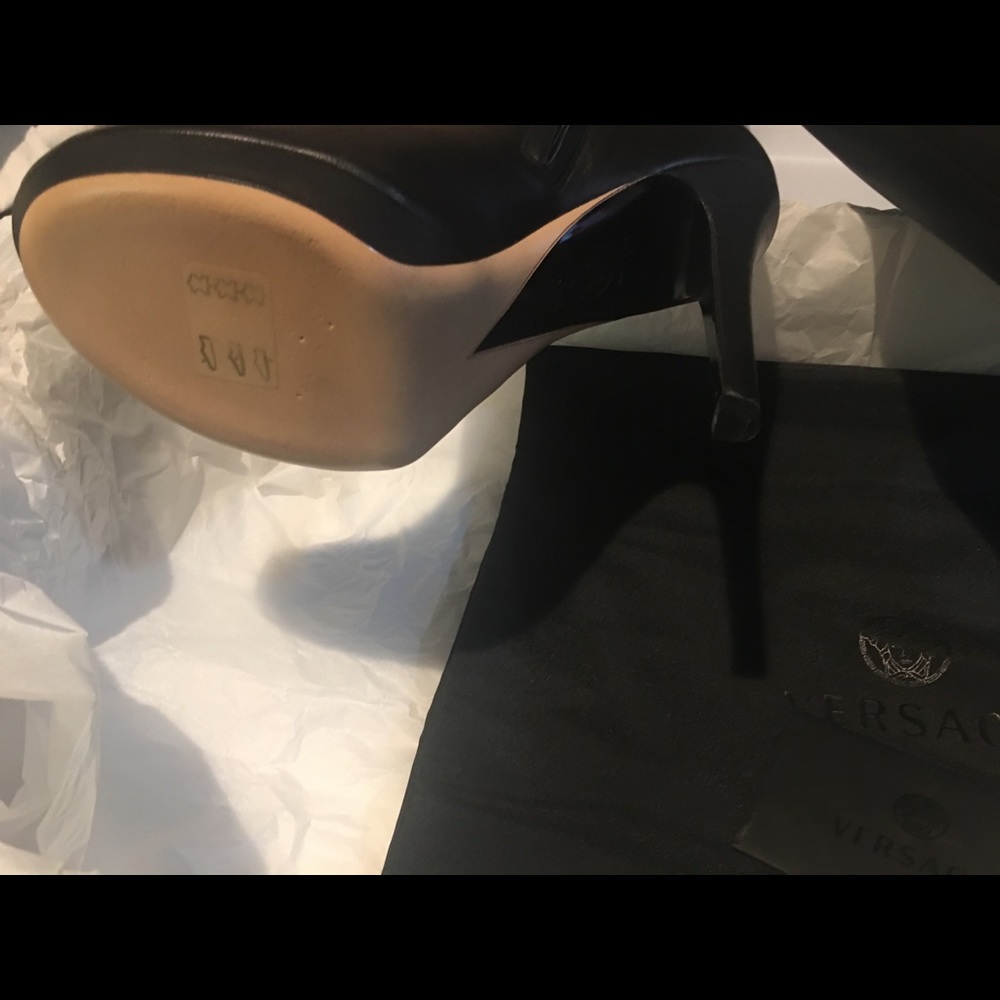 NWT Knee high Versace boots - Picture 2 of 6